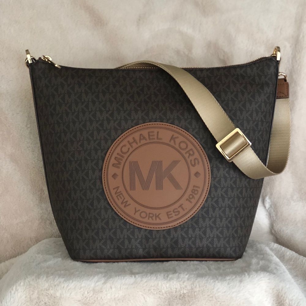 🧡MICHAEL KORS CROSS BODY